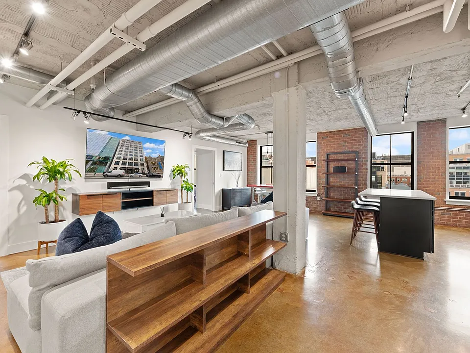 916 G St NW #903