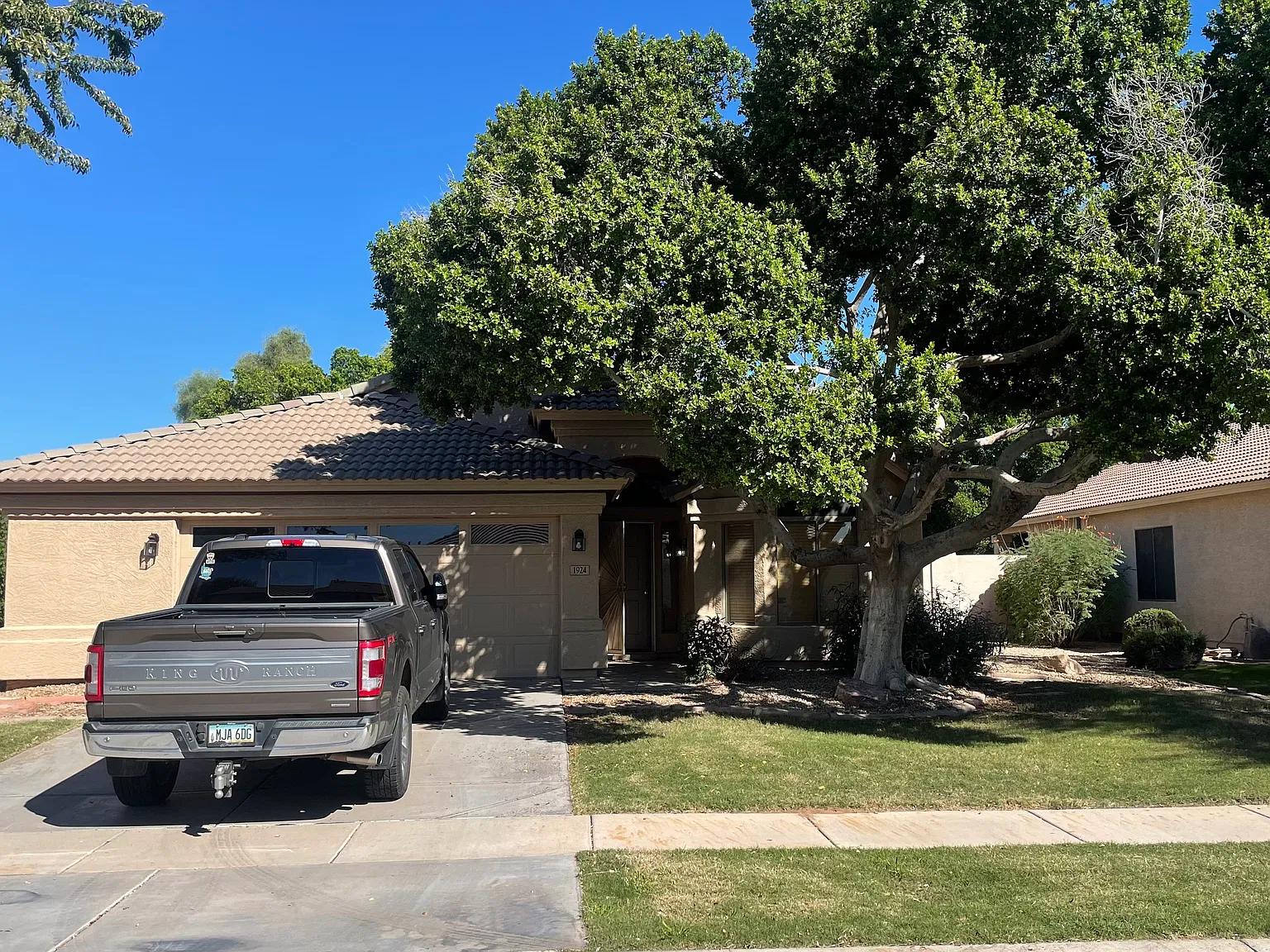 1924 W Canyon Way — Photo 1