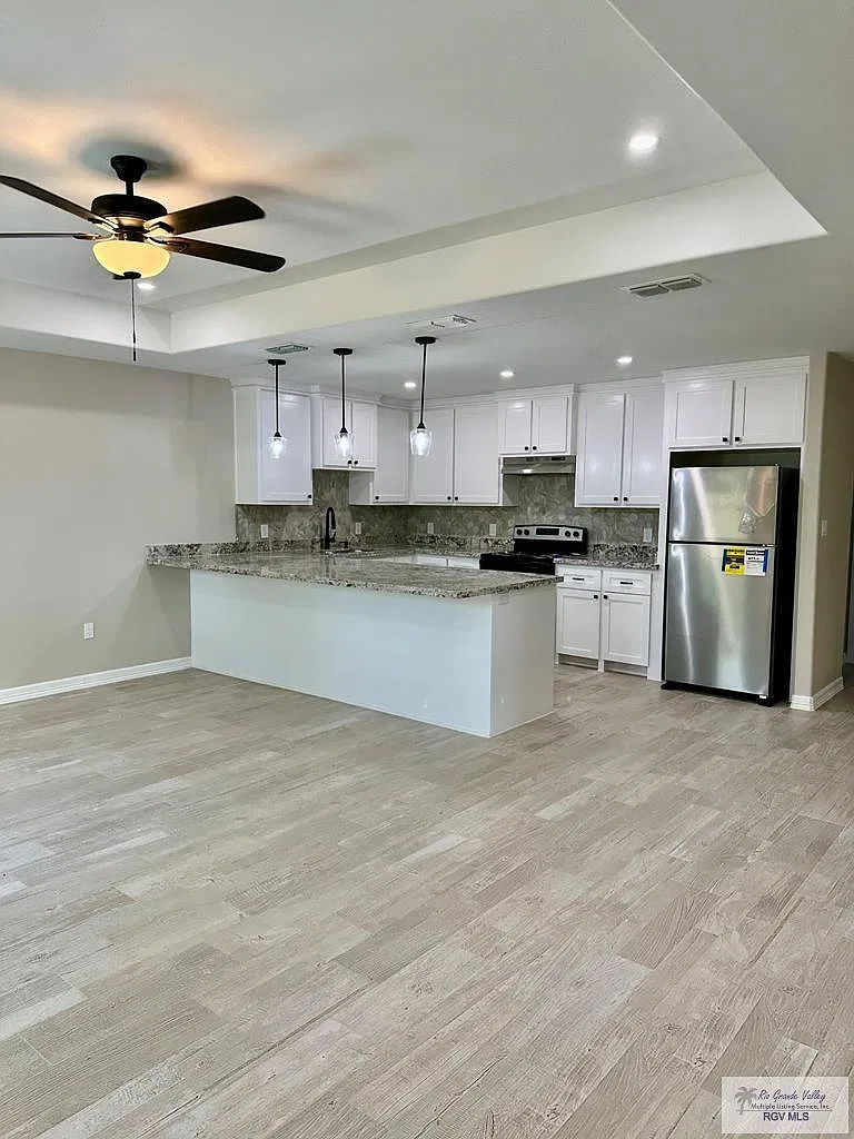 3 bed, 2.0 bath, 1508 sqft, $1,550 — Photo 2