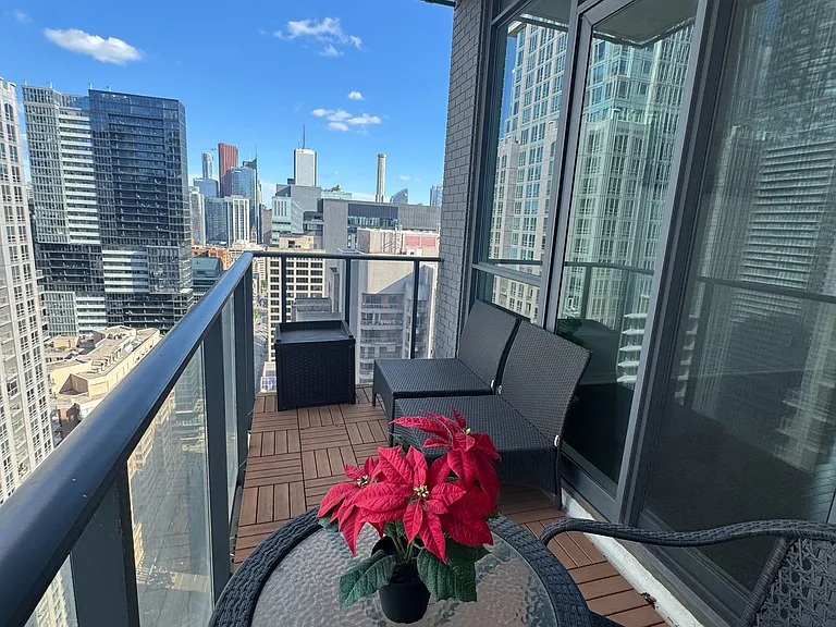 770 Bay St #Penthouse 206 — Photo 37