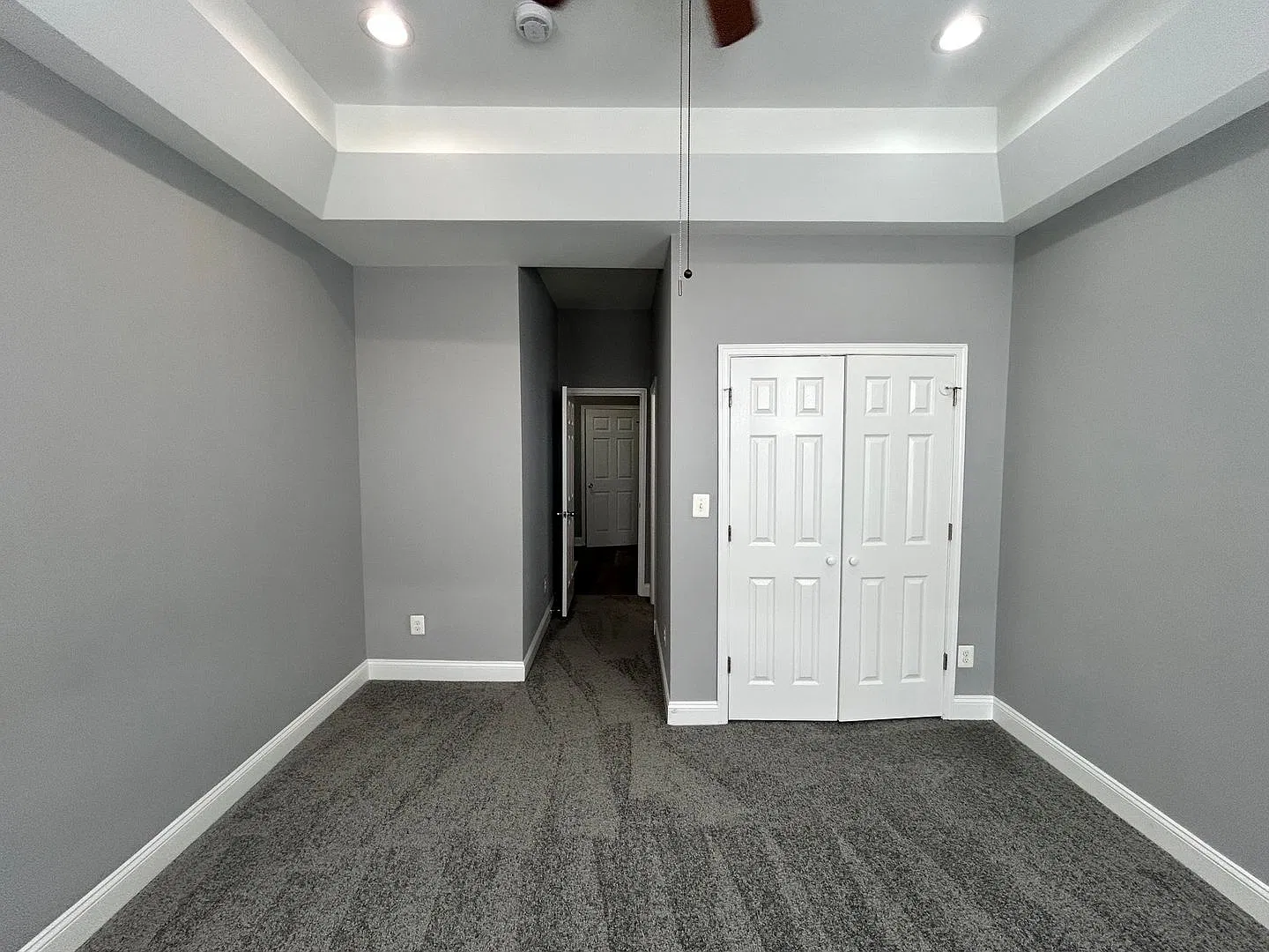 Baltimore - 2 bedrooms and 1 bath Available! — Photo 3