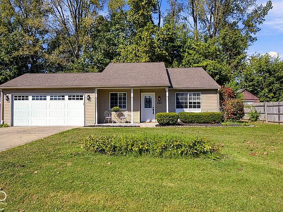 2nd image of 2370 W Farmstead Dr