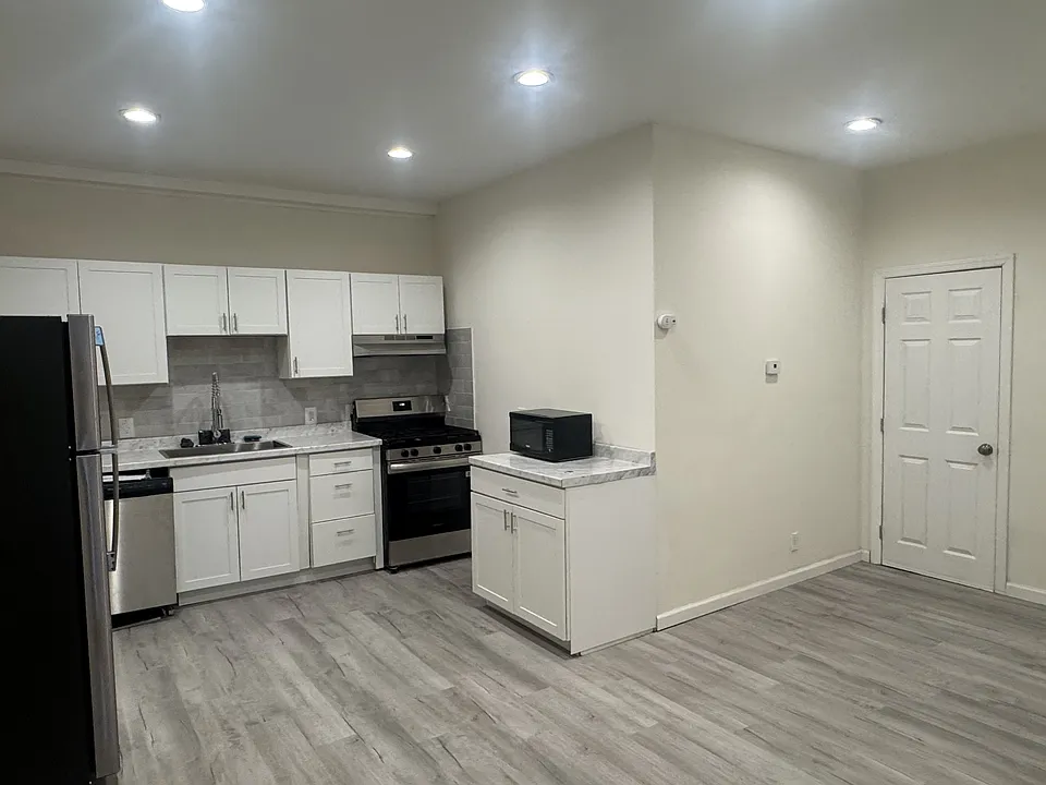 23 Old Lake Rd #2