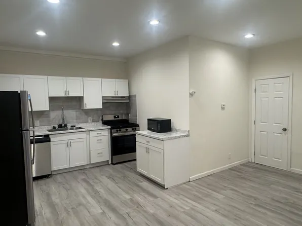23 Old Lake Rd APT 2, Dallas, PA 18612