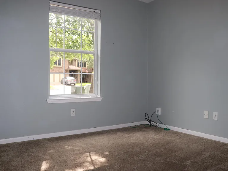 504 Deercreek Ln — Photo 12