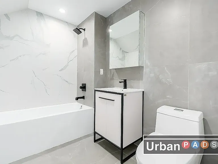 184 Adelphi St #1A — Photo 7