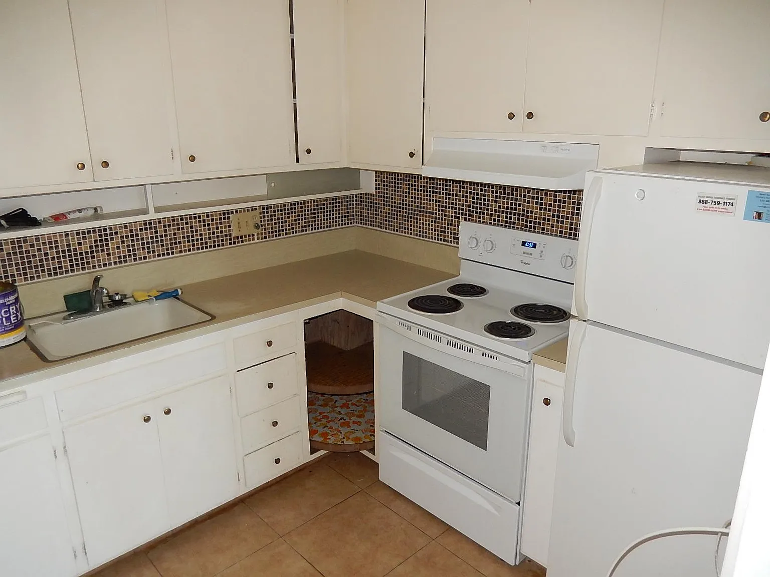 2 bed, 755 sqft, $3,200 — Photo 3