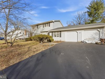 10 Hawthorne Ln, East Windsor, NJ, 08520