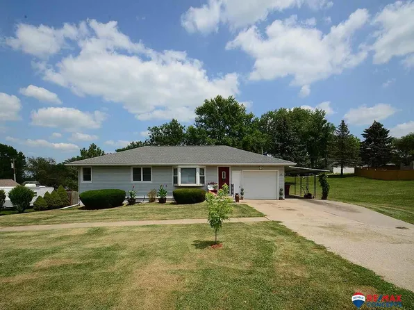 630 7th St, Adams, NE 68301