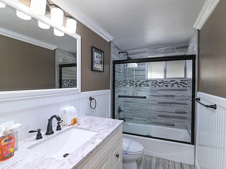 465 Kent Way — Photo 15