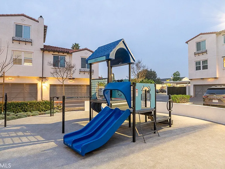 9869 Bria Ln — Photo 27