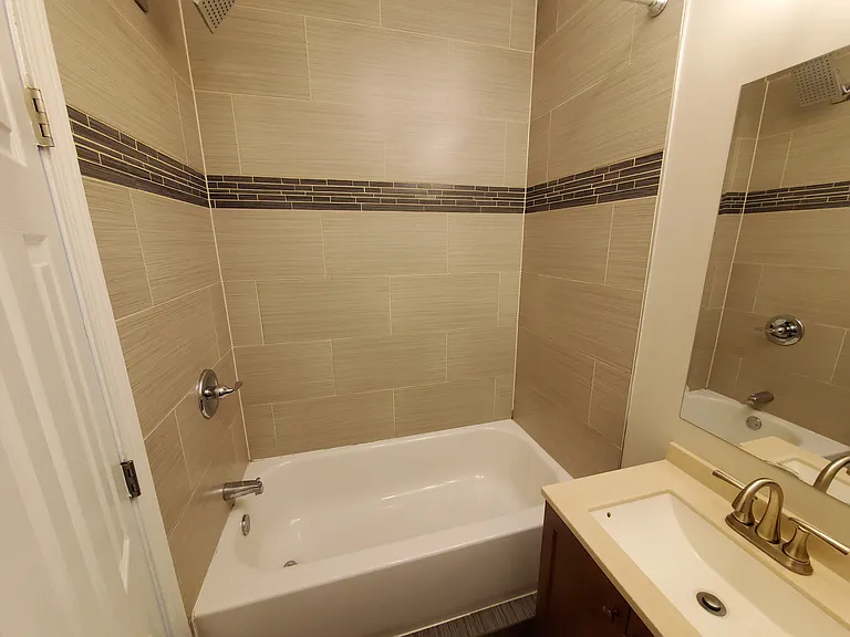 1528 N Ashland Ave #2R — Photo 8