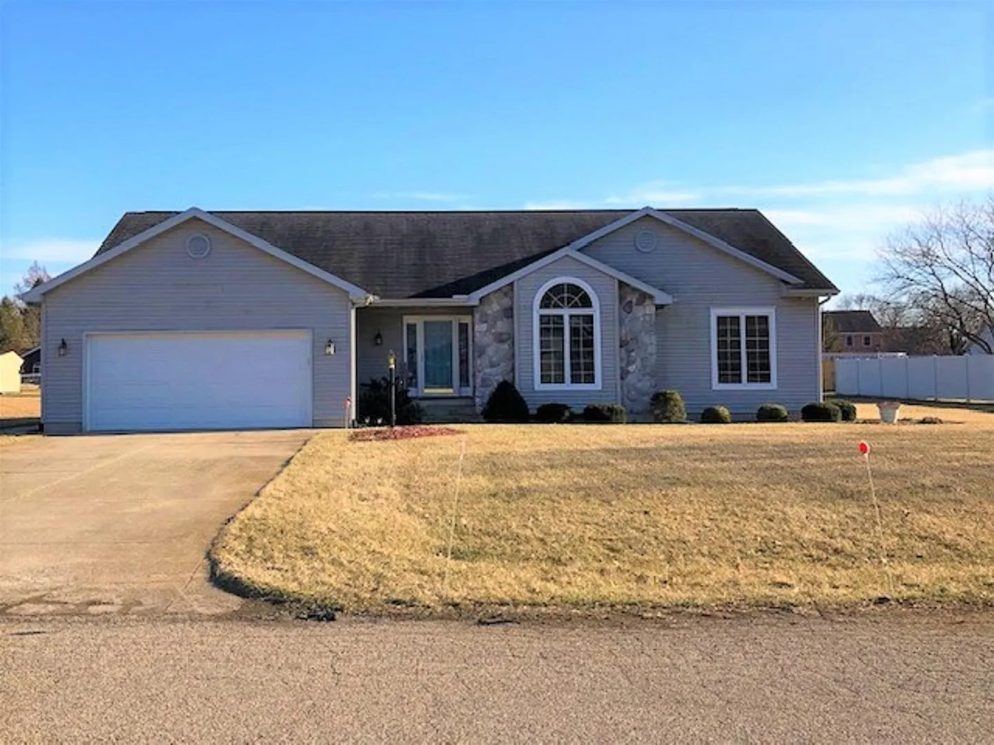 2318 S Sunrise Cir photo 1