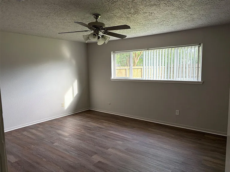12719 Huntington Field Dr — Photo 30