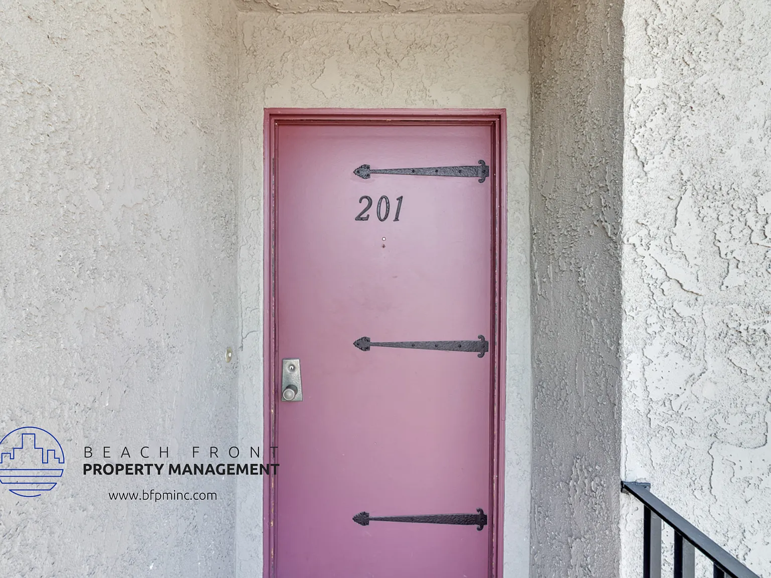 250 E Acacia St. — Photo 2
