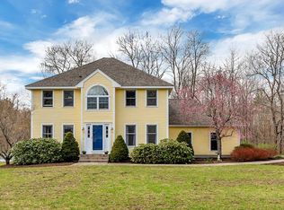 97 Woodland Meadow Dr, Lancaster, MA 01523