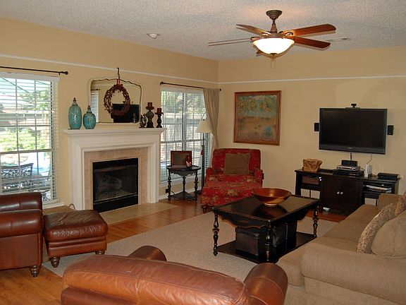 4th image of 3103 Plum Knoll Ct