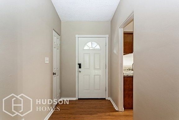 3rd image of 5325 Grandview Dr