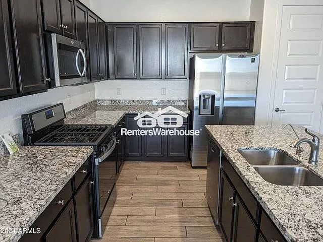 4 bed, 2.0 bath, 1715 sqft, $1,750 — Photo 4