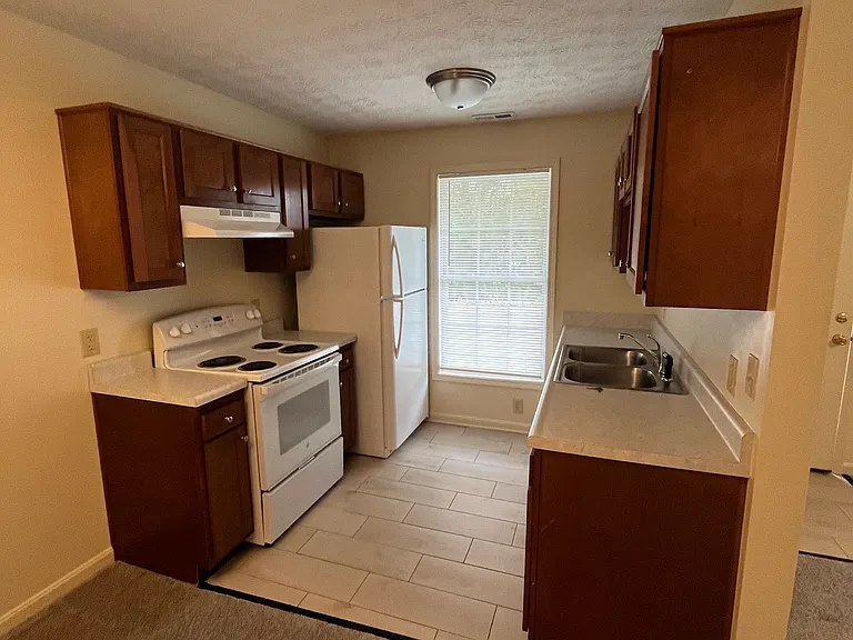 280 McGrain St #9 — Photo 13