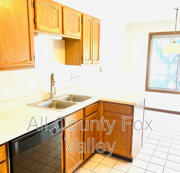 1408 W Crane St #6 — Photo 4