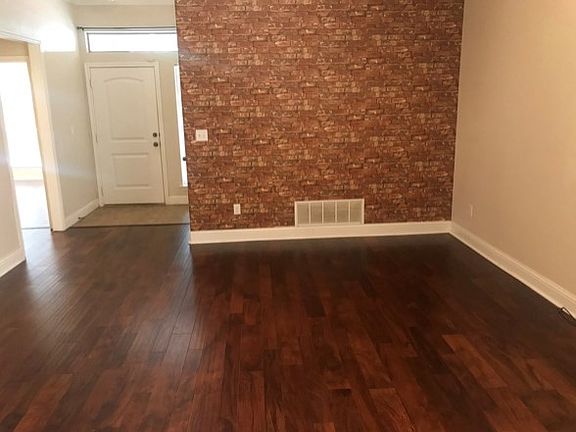 2nd image of 810 Dimaggio Dr