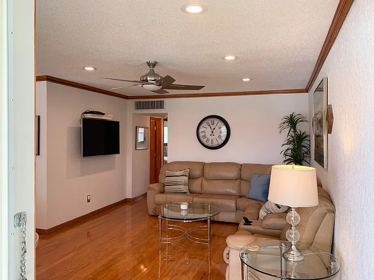 2453 NE 51st St #D309 — Photo 12