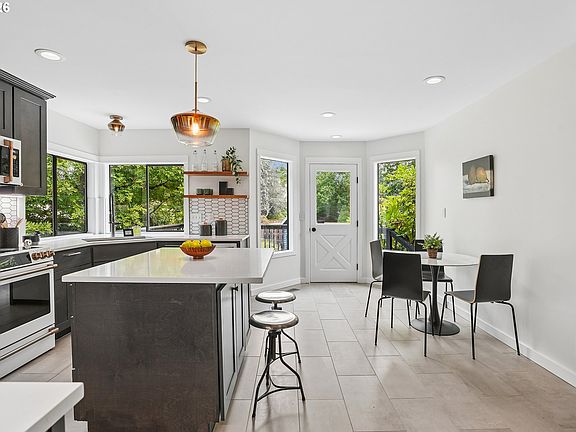 5th image of 16625 NE San Rafael Dr