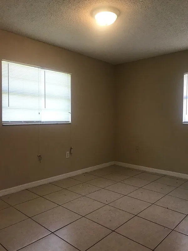 3 Bedroom 2 Bath Home For Rent at 1439 S. Oxalis Ave Orlando, Fl. 32807 — Photo 3