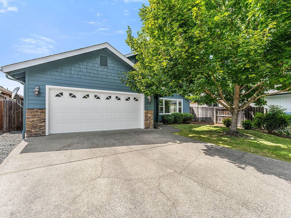 1st image of 1288 SW Sturgeon Ct