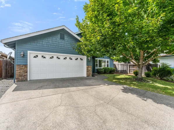 1288 SW Sturgeon Ct, Grants Pass, OR 97527