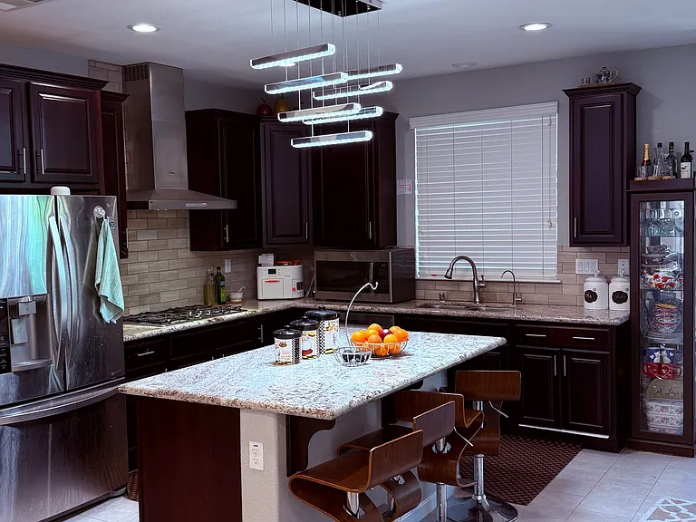 630 W Huntington Ave — Photo 29
