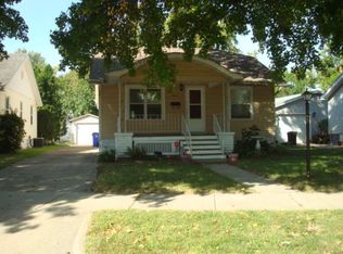 13 Central Dr, Decatur, IL 62526