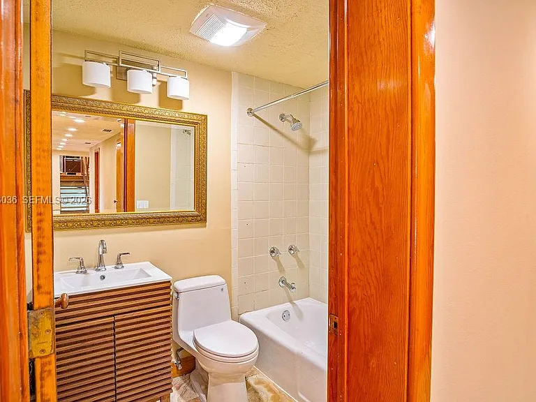 6960 Mira Flores Ave — Photo 18