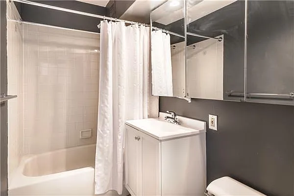 Rented by Metropolitan Res. Partners | media 4