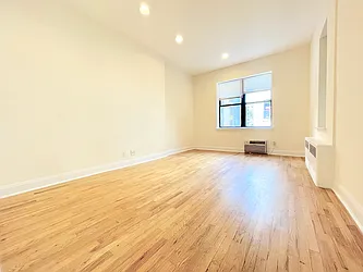 Rented by Nolita Group