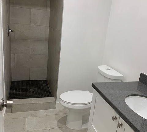 5th image of 843 N Orange Dr #2X2