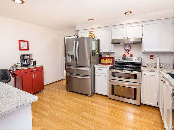 4th image of 2421 81st Pl SE