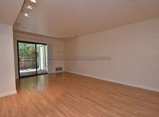 32 Village Cir, San Rafael, CA 94903