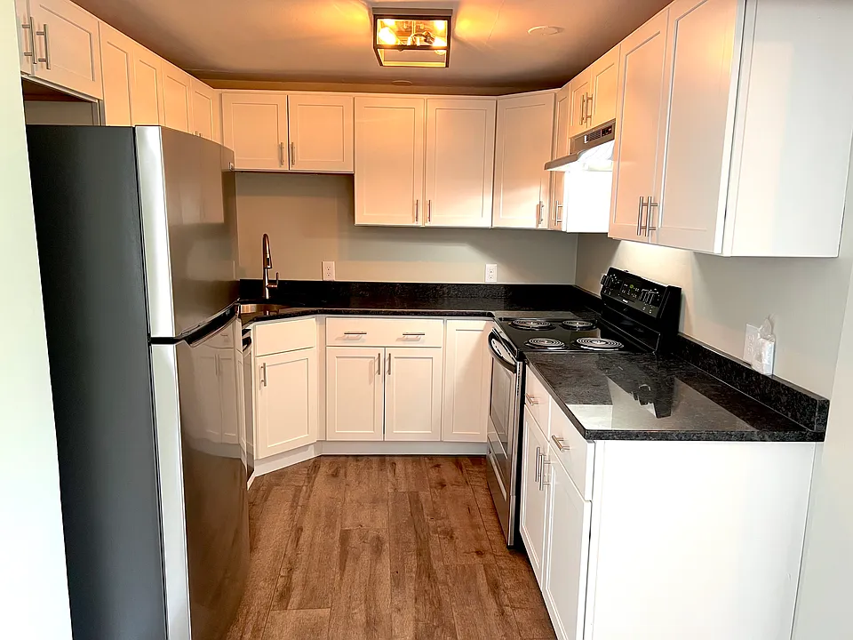 122 S Silver Ln #3