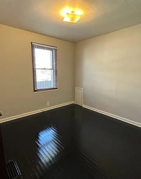 1303 N Gladstone Ave — Photo 9