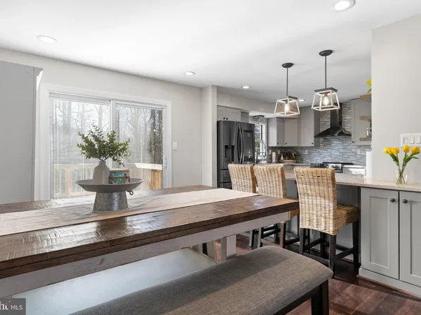 6935 Rose Ln, La Plata, MD 20646