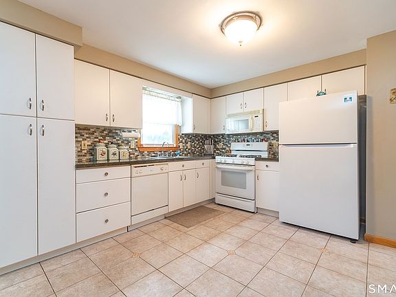 4th image of 68 Roarke Road