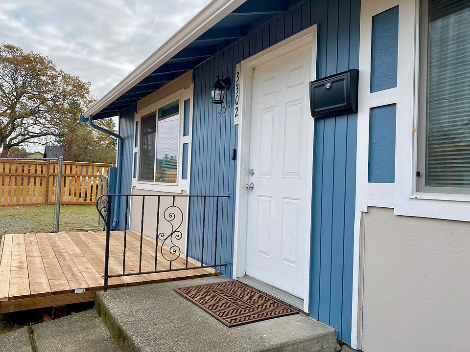 Front Deck (10 ft x 7 ft)
