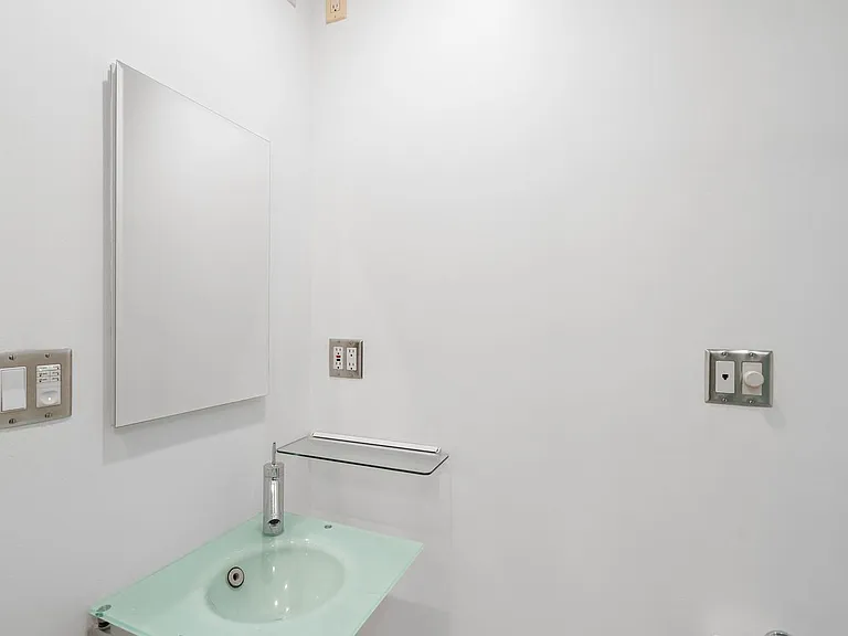 10645 Wilshire Blvd #101 — Photo 25