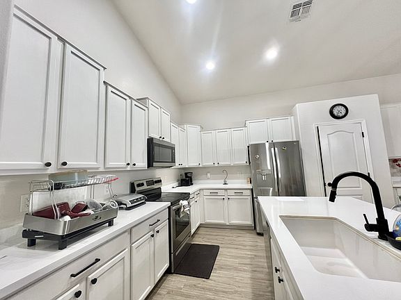 4th image of 8601 W Preston Ln