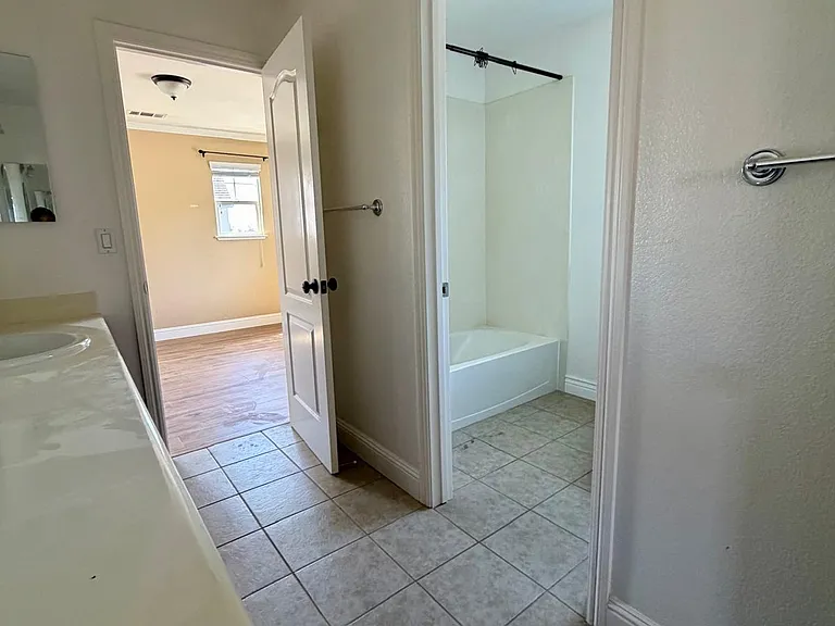 1326 Remington Ct — Photo 23