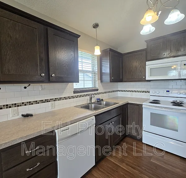 5903 N Millsboro St — Photo 8