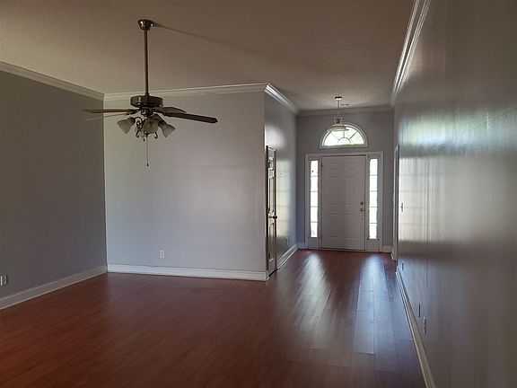 4th image of 207 Melvina Dr