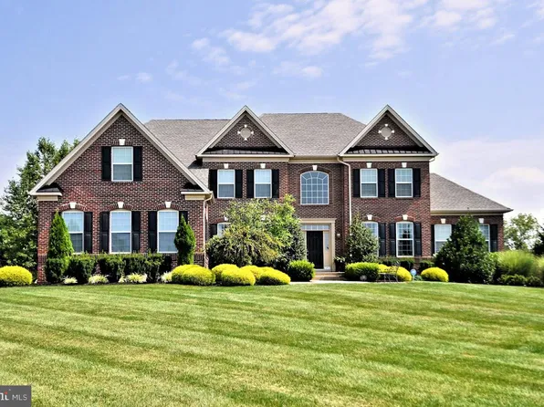 181 Winterberry Ln, Chalfont, PA 18914